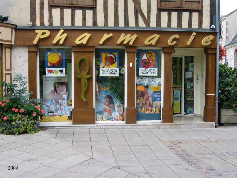 6 rue des Changes 28160 BROU - Pharmacie - 2004