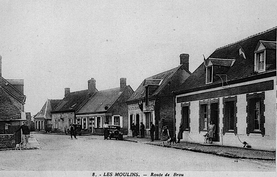 Unverre - Les moulins, route de Brou. Unverre - Les moulins, route de Brou.
