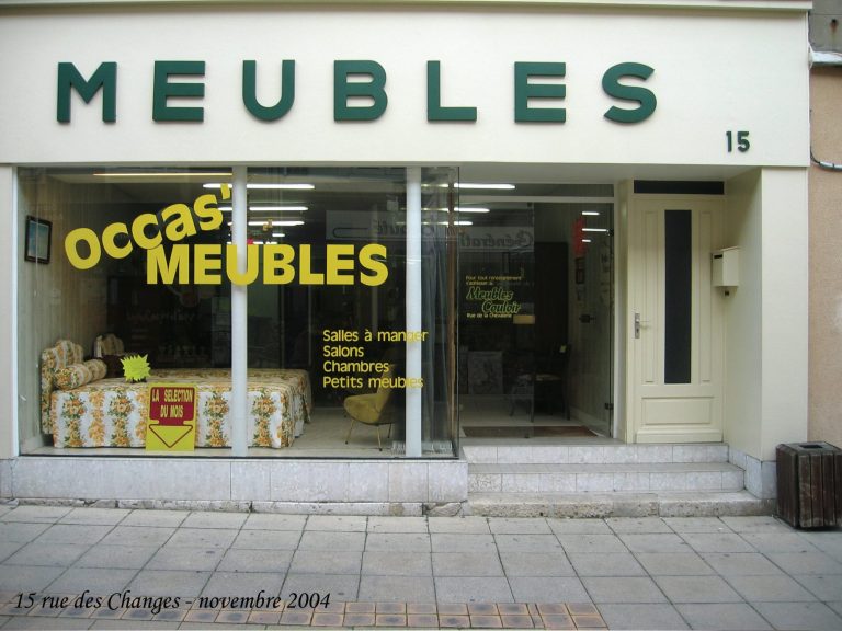 15 rue des Changes 28160 BROU - Magasin de meubles - 2004