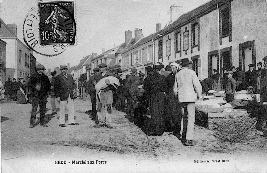 Marché aux porcs et aux moutons - Brou rue de la Bouverie Marché aux porcs et aux moutons - Brou rue de la Bouverie