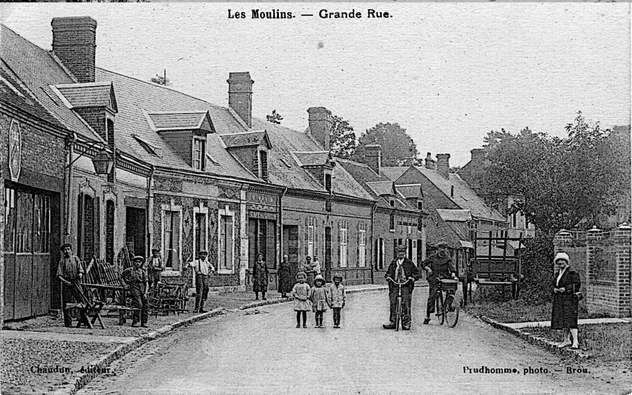 Unverre - Les moulins, Grande rue. Unverre - Les moulins, Grande rue.