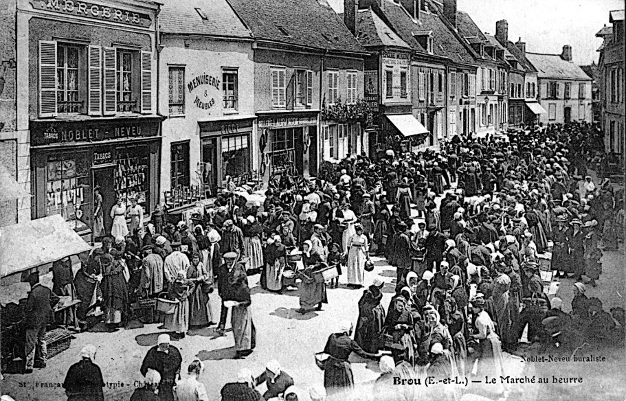Marché au beurre du début du 20eme siècle. Brou Eure et Loir Marché au beurre du début du 20eme siècle. Brou Eure et Loir