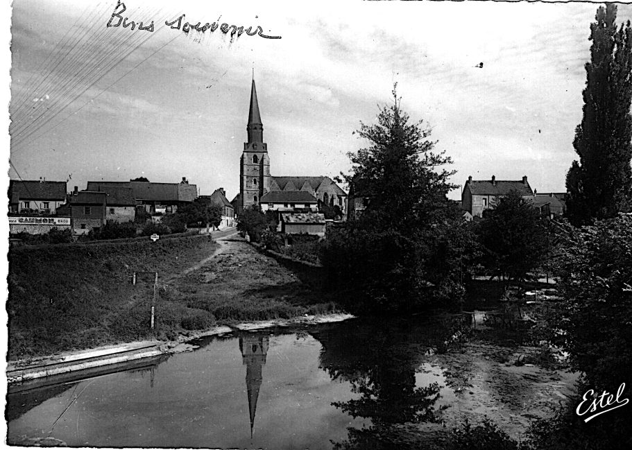 Yèvres - Vue du pont sur l'Ozanne Yèvres - Vue du pont sur l'Ozanne