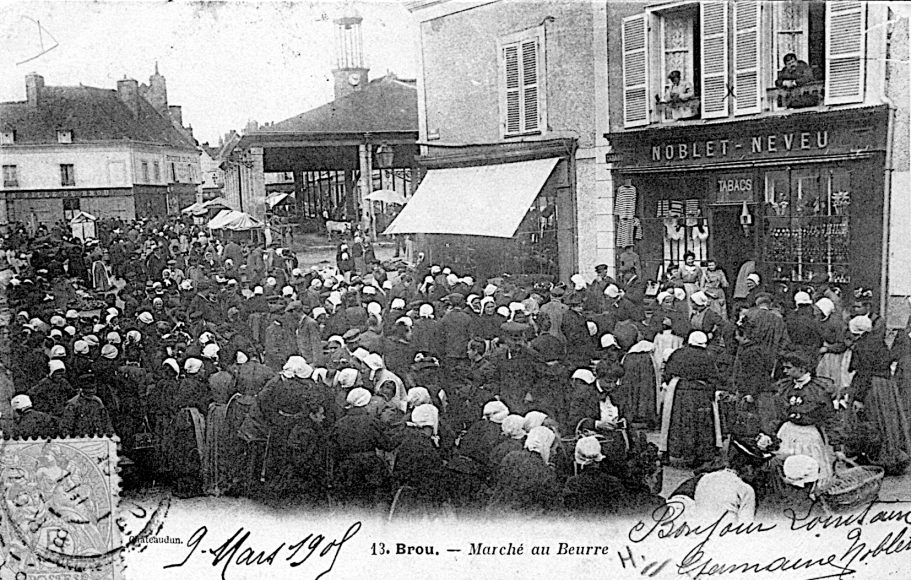 Marché au beurre du début du 20eme siècle. Brou Eure et Loir Marché au beurre du début du 20eme siècle. Brou Eure et Loir