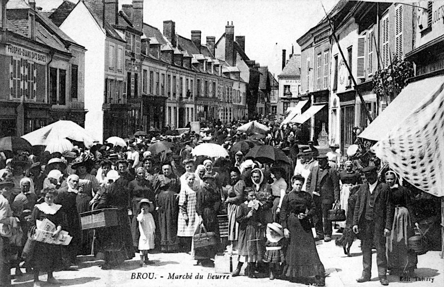 Marché au beurre du début du 20eme siècle. Brou Eure et Loir Marché au beurre du début du 20eme siècle. Brou Eure et Loir