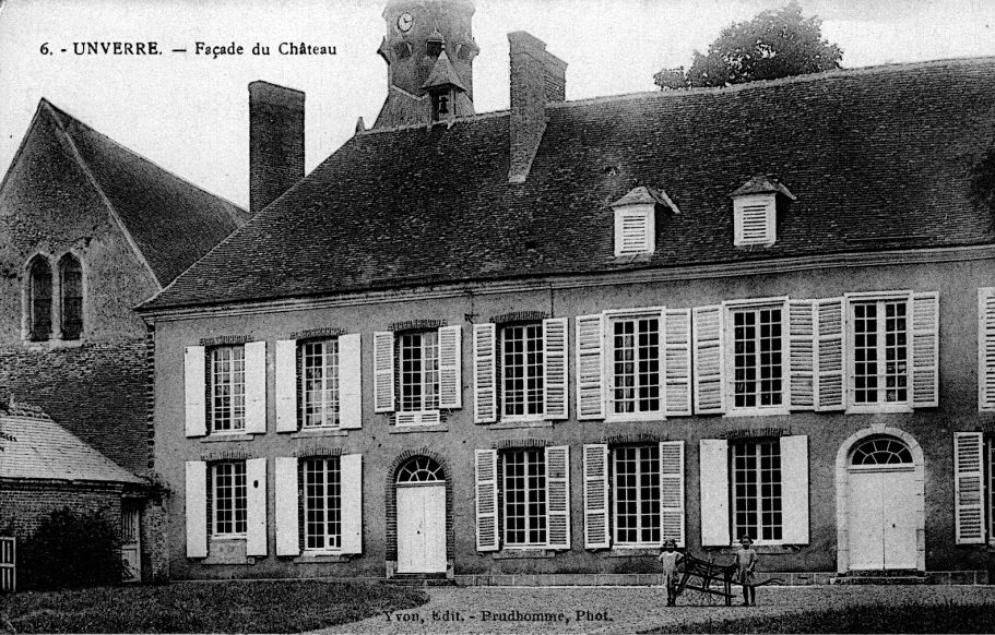 Unverre, Facade du chateau. Unverre, Facade du chateau.